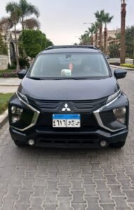 توصيل من مطار سفنكس إلى الإسكندرية بسيارات فاخرة 1 احصل على توصيل من مطار سفنكس إلى الإسكندرية الآن بسهولة حيث أنه عند لحظة هبوط طائرتك في مطار سفنكس الدولي، تبدأ رحلتك الفعلية. وإذا كانت وجهتك هي مدينة الإسكندرية الساحرة، فأنت على وشك الانطلاق في رحلة تمتد لحوالي 200 كيلومتر. هذه المسافة تتطلب وسيلة نقل لا تضمن الوصول فحسب، بل تضمن الراحة والأمان والرفاهية بعد عناء السفر، كما تبرز أهمية خدمة توصيل من مطار سفنكس إلى الإسكندرية المتخصصة، وهي الخدمة التي تتقنها "روو ليموزين" لتقدم لك تجربة نقل استثنائية تليق ببداية إقامتك في الإسكندرية. توصيل من مطار سفنكس إلى الإسكندرية توصيل من مطار سفنكس إلى الإسكندرية بسيارات فاخرة